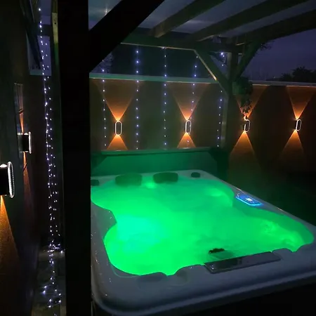 Semesterbostad Le Baiser Dore Sainte-Marie-Aux-Chenes